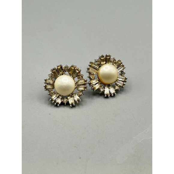 Vintage Richelieu Faux Pearl & Rhinestone Clip On Earrings Sparkly Glam Jewelry - Picture 8 of 10